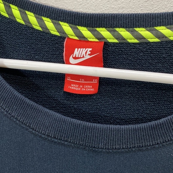 NIKE WOMEN'S RU TECH FLEECE CROPPED CREW
BLACK - Picture 3 of 10